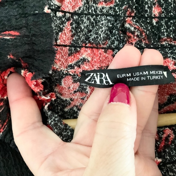 Zara Mini dress High neckline Half sleeve Tiered Ruffle Black Red M Oversized - Picture 6 of 12